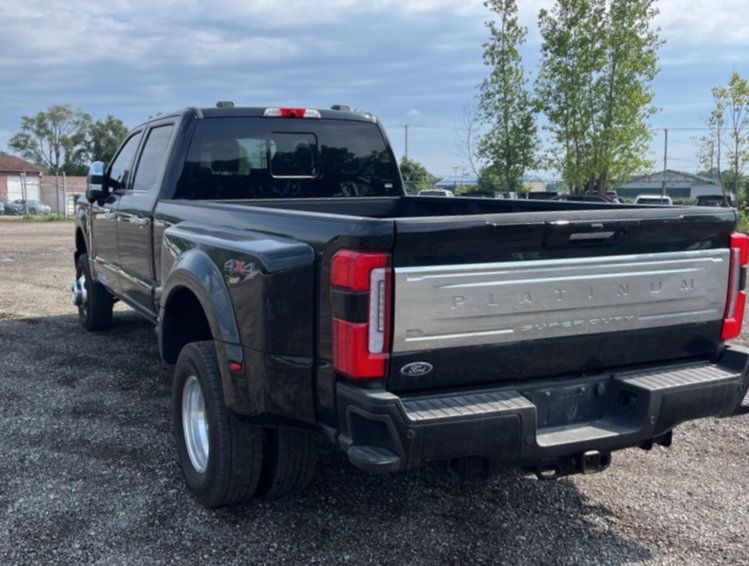 Used 2024 Ford F350 Platinum AWD/4WD image 9