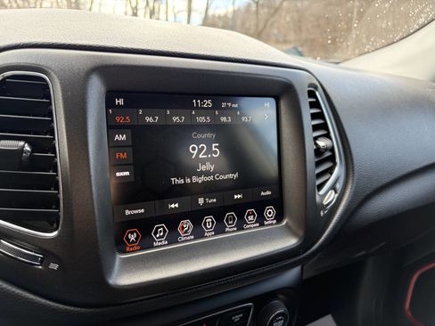 Used 2019 Jeep Compass Trailhawk image 20