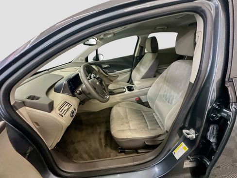Used 2013 Chevrolet Volt FWD image 13