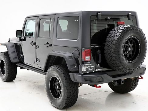 Used 2017 Jeep Wrangler Unlimited Rubicon image 7