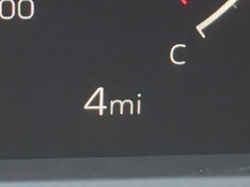 New 2025 GMC Acadia Elevation image 29