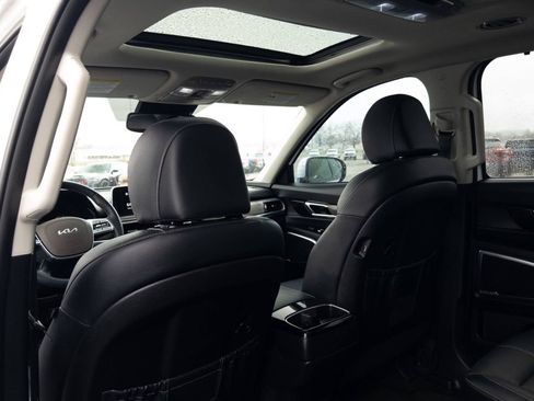 Used 2022 Kia Telluride SX w/ Nightfall Edition Package image 11