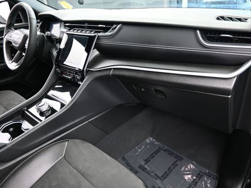 Used 2024 Jeep Grand Cherokee L Altitude image 47