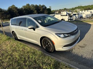 Used 2023 Chrysler Voyager LX video 2