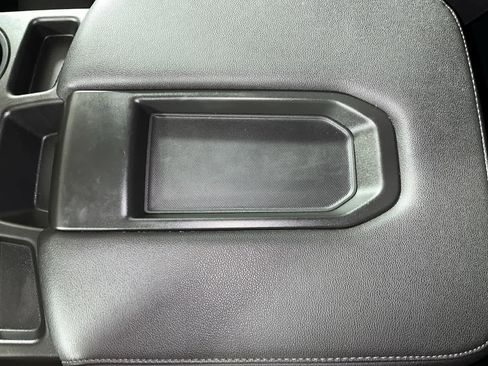 Used 2022 Chevrolet Silverado 1500 LT AWD/4WD image 23