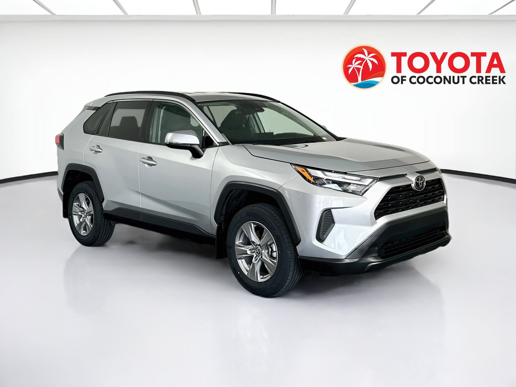 Used 2024 Toyota RAV4 XLE FWD image 1