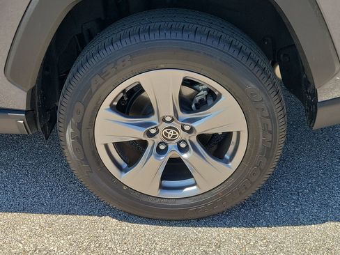 Used 2025 Toyota RAV4 LE image 5