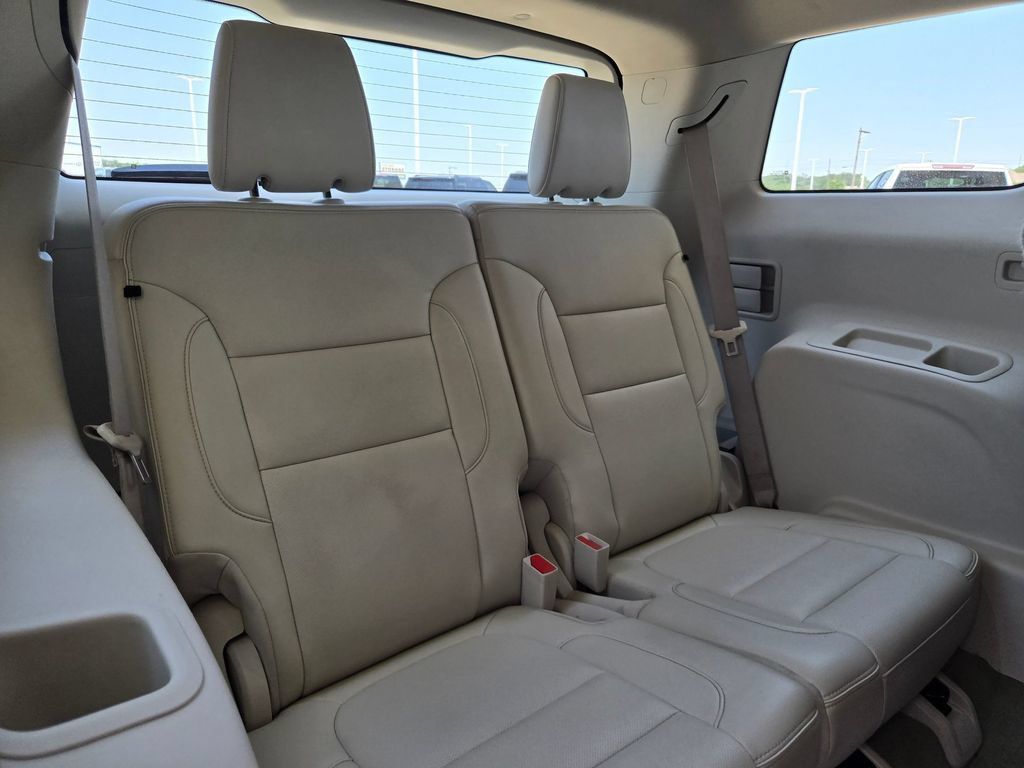 Used 2023 GMC Acadia Denali FWD image 27