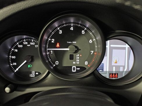 Used 2025 Porsche Macan image 21