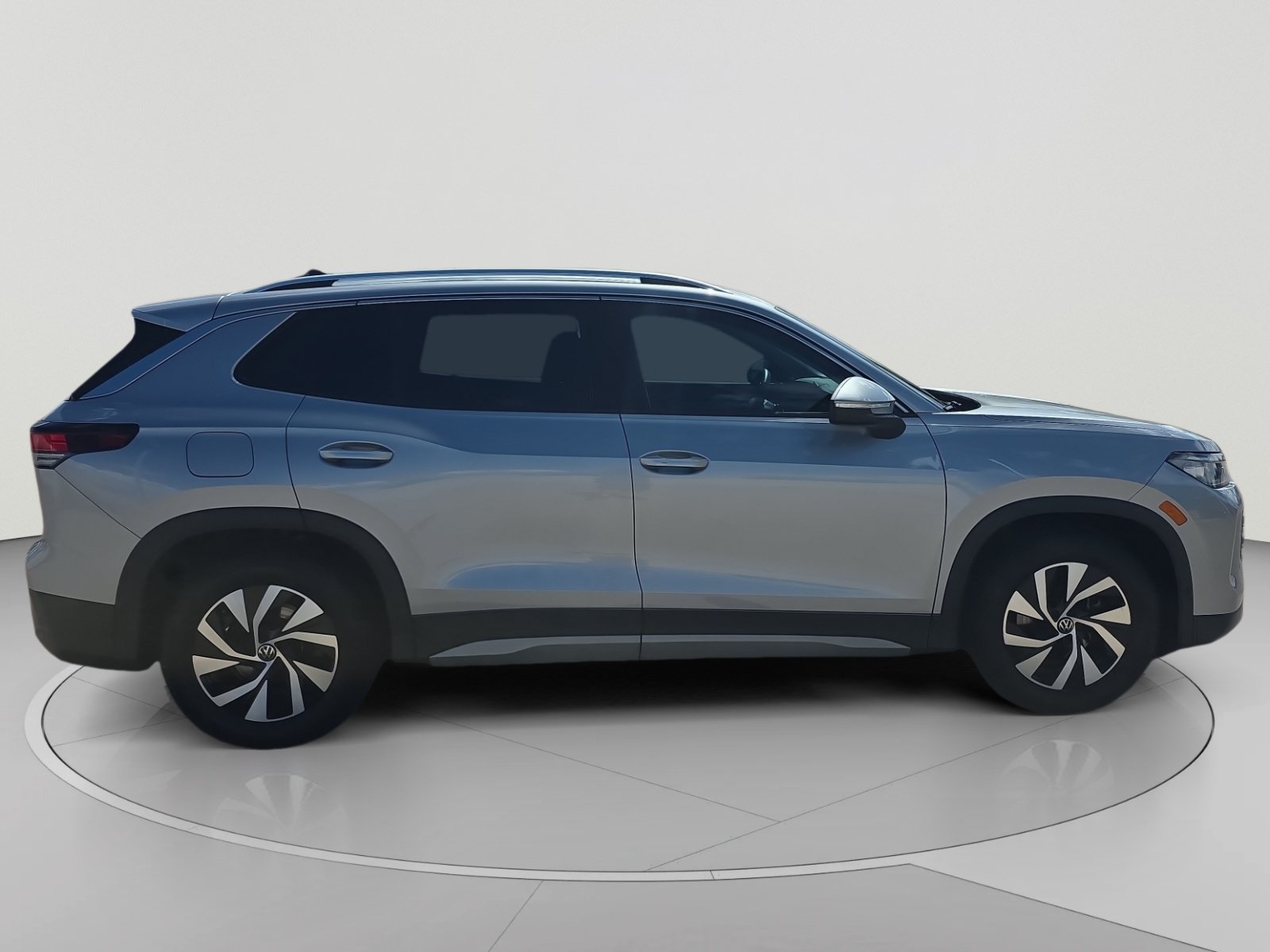 Used 2026 Volkswagen Tiguan S FWD image 6