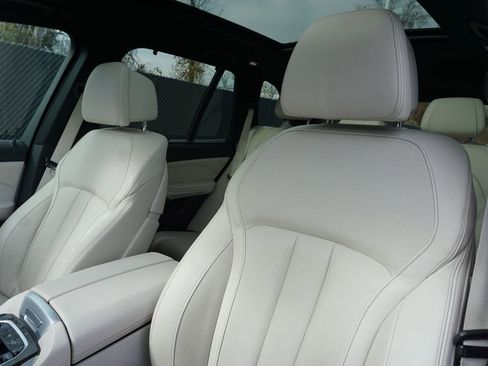 Used 2020 BMW X5 xDrive40i w/ Executive Package image 11