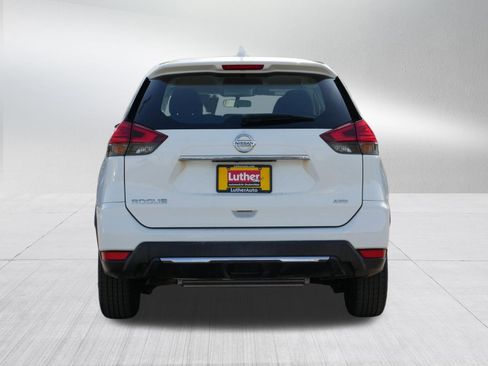 Used 2017 Nissan Rogue S image 6