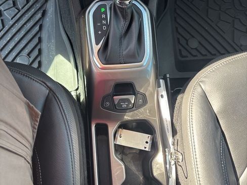 Used 2021 Jeep Renegade Limited image 21