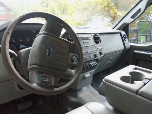 Used 2012 Ford F250 XL w/ PWR Equipment Group image 13