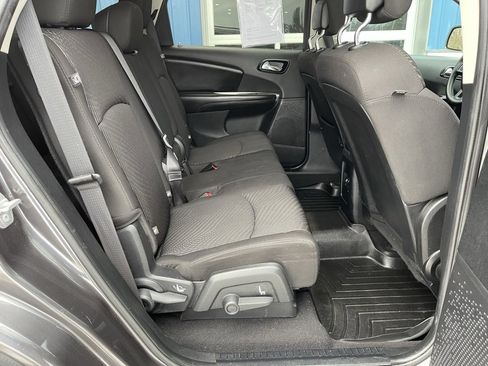 Used 2015 Dodge Journey SXT w/ Flexible Seating Group image 18