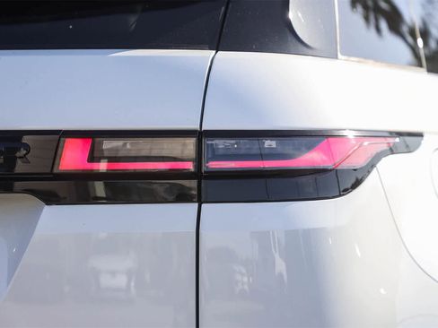 New 2026 Land Rover Range Rover Evoque S image 9