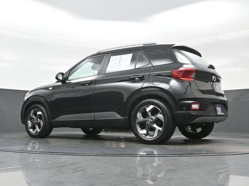 Used 2021 Hyundai Venue SEL FWD image 26