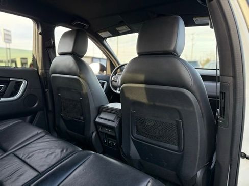 Used 2018 Land Rover Discovery Sport SE image 19