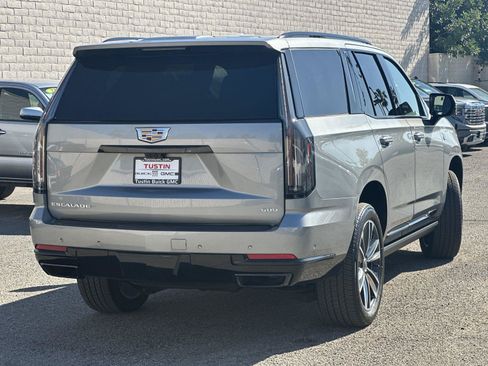 Used 2025 Cadillac Escalade Sport AWD/4WD image 4