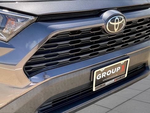 Used 2021 Toyota RAV4 XLE FWD image 30