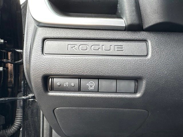 Used 2024 Nissan Rogue S AWD/4WD image 15
