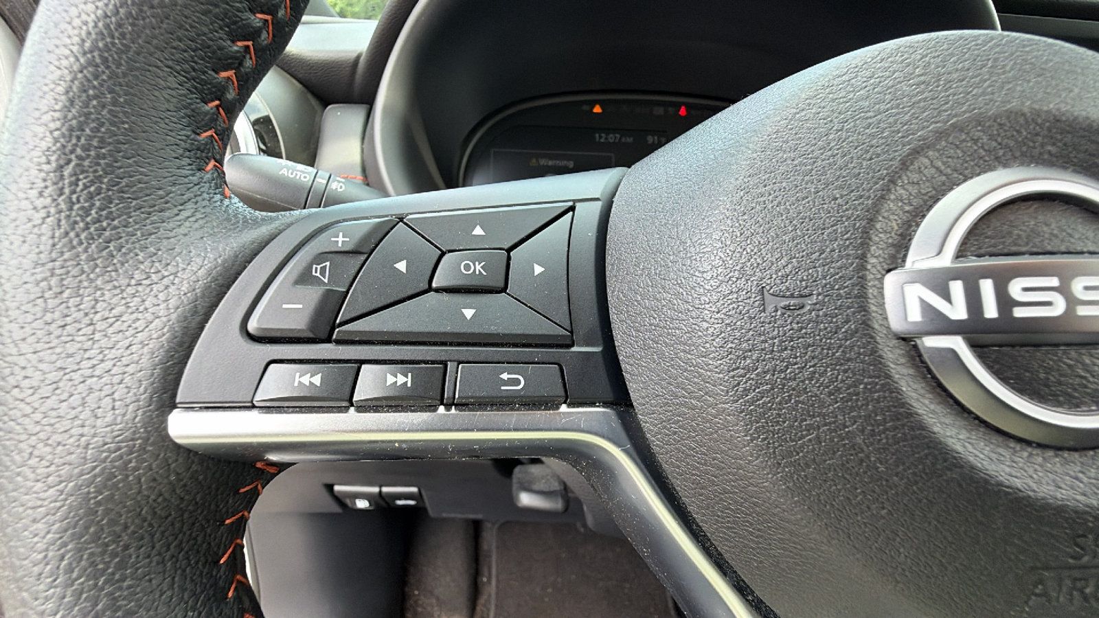Used 2024 Nissan Kicks SR w/ SR Premium Package FWD image 26