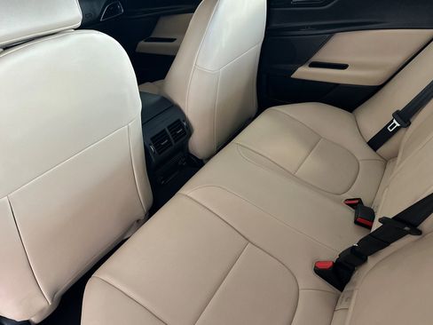 Used 2017 Jaguar XE Premium image 9