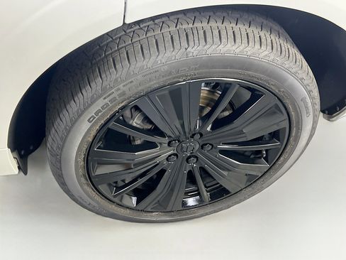 Used 2022 Volvo XC60 B5 Inscription w/ Protection Package Premier image 30