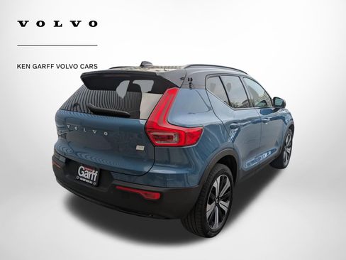 Used 2023 Volvo XC40 Recharge Core image 3