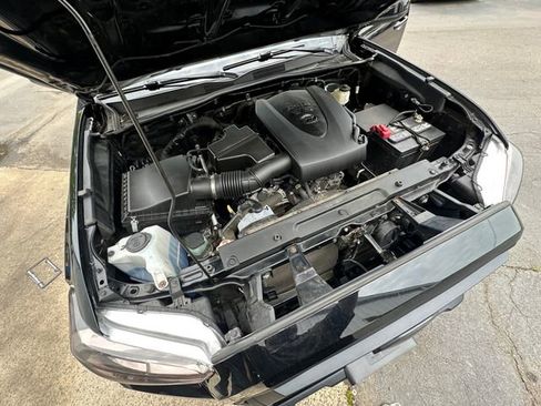 Used 2022 Toyota Tacoma SR5 AWD/4WD image 31
