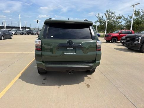 Used 2022 Toyota 4Runner TRD Off-Road Premium w/ TRD Black Wheel Package (TMS) AWD/4WD image 5