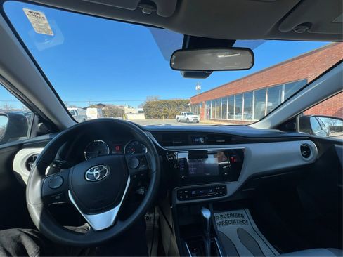 Used 2019 Toyota Corolla LE FWD image 23