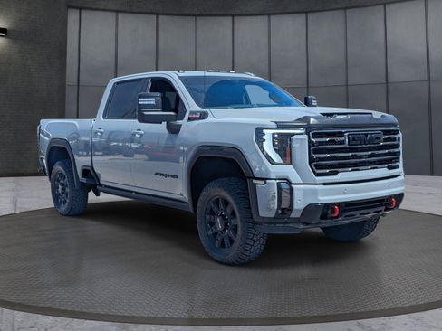 Used 2024 GMC Sierra 2500 AT4 w/ AT4 Premium Plus Package AWD/4WD image 8