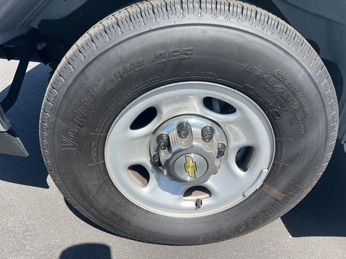 Certified 2025 Chevrolet Express 3500 LT w/ LT Preferred Equipment Group RWD image 9