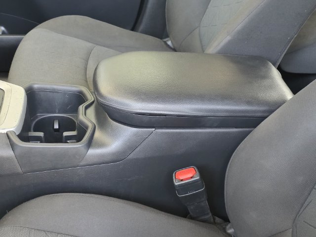 Used 2022 Toyota RAV4 XLE w/ Convenience Package FWD image 9