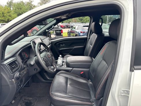 Used 2021 Nissan Titan PRO-4X w/ Pro-4x Convenience Package AWD/4WD image 4