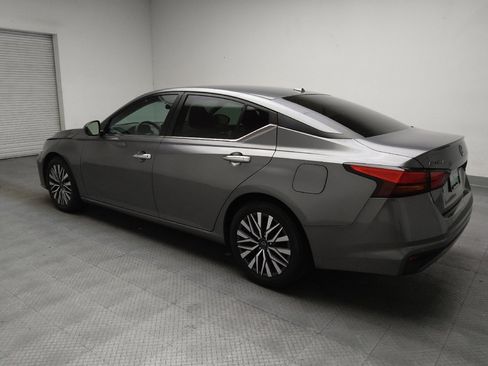 Used 2023 Nissan Altima 2.5 SV FWD image 3