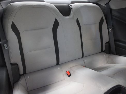 Used 2020 Chevrolet Camaro LT image 19