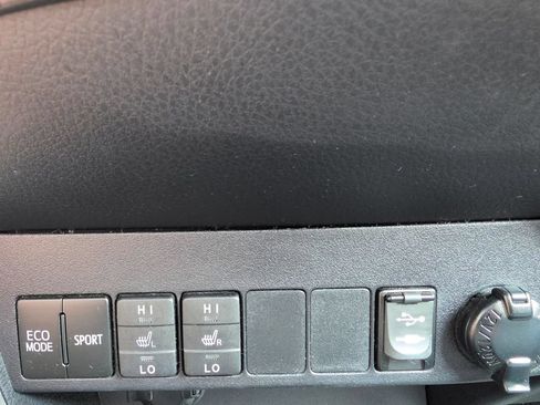 Used 2016 Toyota RAV4 SE AWD/4WD image 16