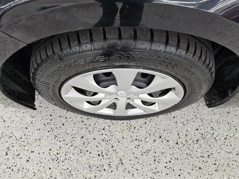 Used 2021 Toyota Corolla LE image 40