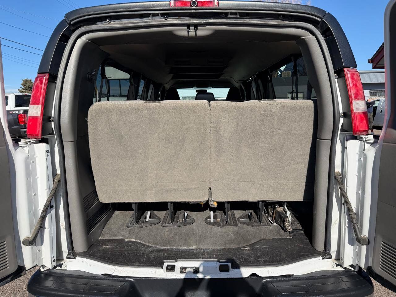 Used 2017 Chevrolet Express 3500 LT w/ LT Preferred Equipment Group RWD image 22