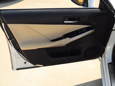 Used 2015 Lexus IS 250 RWD image 12