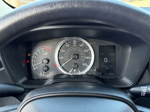 Used 2021 Toyota Corolla LE image 26