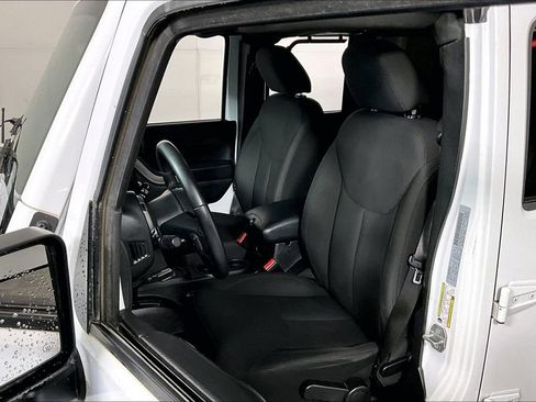 Used 2018 Jeep Wrangler Unlimited Sport S image 22