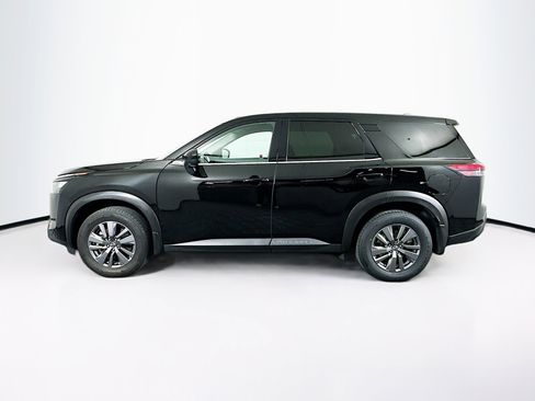 Used 2024 Nissan Pathfinder S image 4