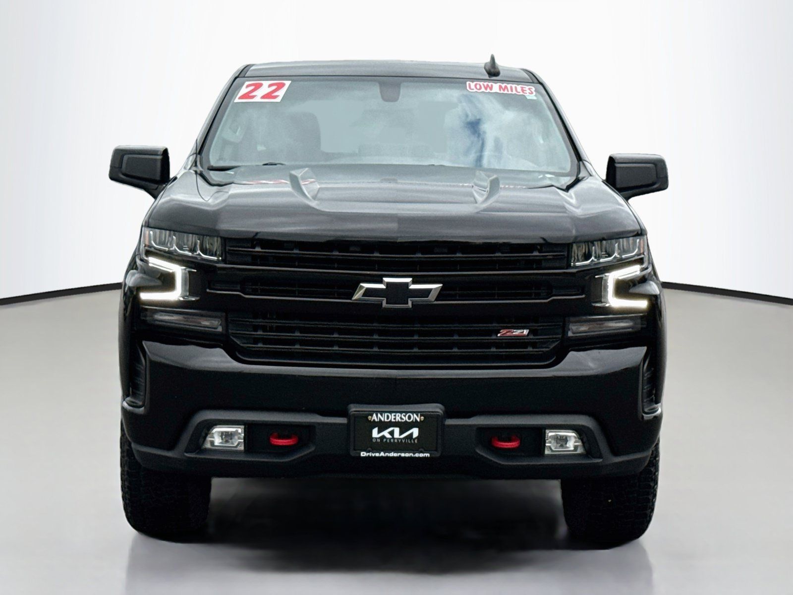 Used 2022 Chevrolet Silverado 1500 LT Trail Boss w/ Bed Protection Package AWD/4WD image 2