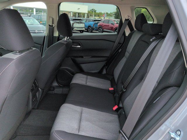 Certified 2026 Nissan Rogue SV FWD image 14