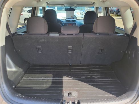 Used 2016 Kia Soul + image 11