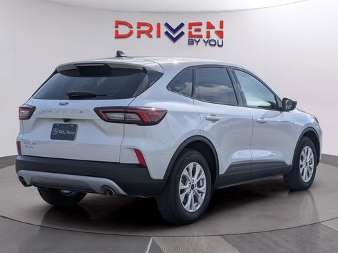 Used 2025 Ford Escape Active w/ Cold Weather Package image 5