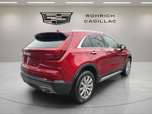 Certified 2022 Cadillac XT4 Premium Luxury w/ Cold Weather Package image 5